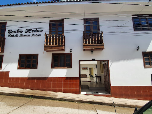 Centro Médico "NEILL M. ROMÁN ROBLES"