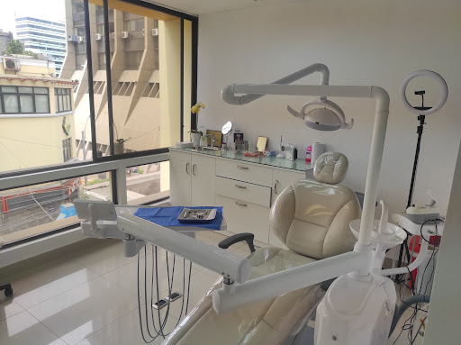 Clínica Dental Cano – Dentista en Miraflores | Alineadores Invisibles