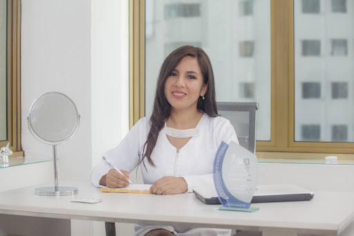 Dra. Jannell Obregón Dermatóloga