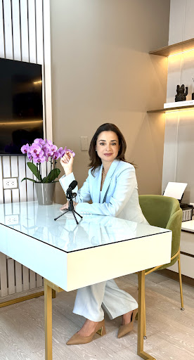 Dra. Diana Esparza Clínica dental | Dentista en Lima | Implantes dentales - carillas - diseño de sonrisa - alineadores