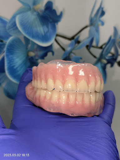 Romy Flores Odontologia