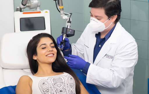 Vásquez Lapel, Medicina Estética y Láser
